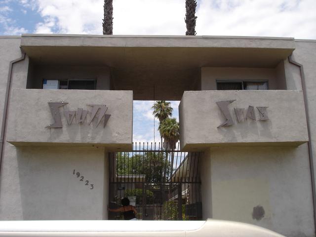 South Seas Reseda California Ca Apartments Tiki Central Hiltiki And I Were Optimistic As The Name Of Apartment Seemed To Hold Promise Signage Was Rather Unique Small Complex Locked